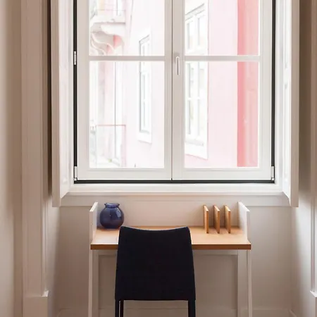 Flh Restauradores Bright & Chic Flat With Balcony