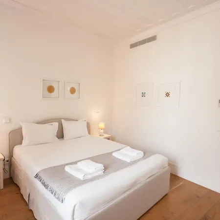Flh Restauradores Bright & Chic Flat With Balcony