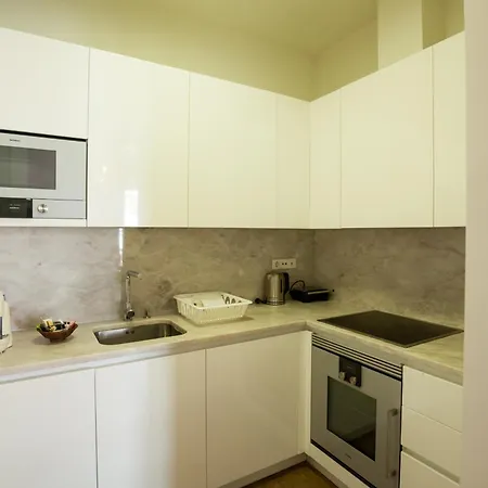 Flh Restauradores Bright & Chic Flat With Balcony