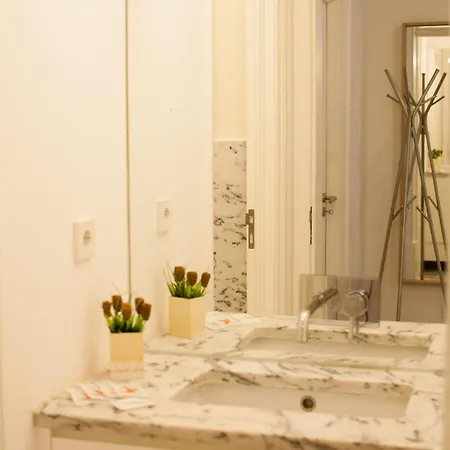 Flh Restauradores Bright & Chic Flat With Balcony Апартаменты *